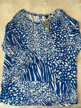 Ann Taylor Blue & White Long Sleeve Printed Top round Neck Size Large NWT